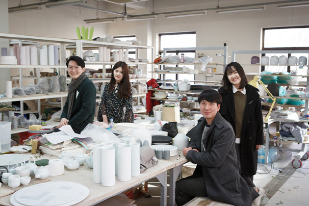(왼쪽부터) 도예과 이규호, 최원정, 양시훈, 김재란 학생