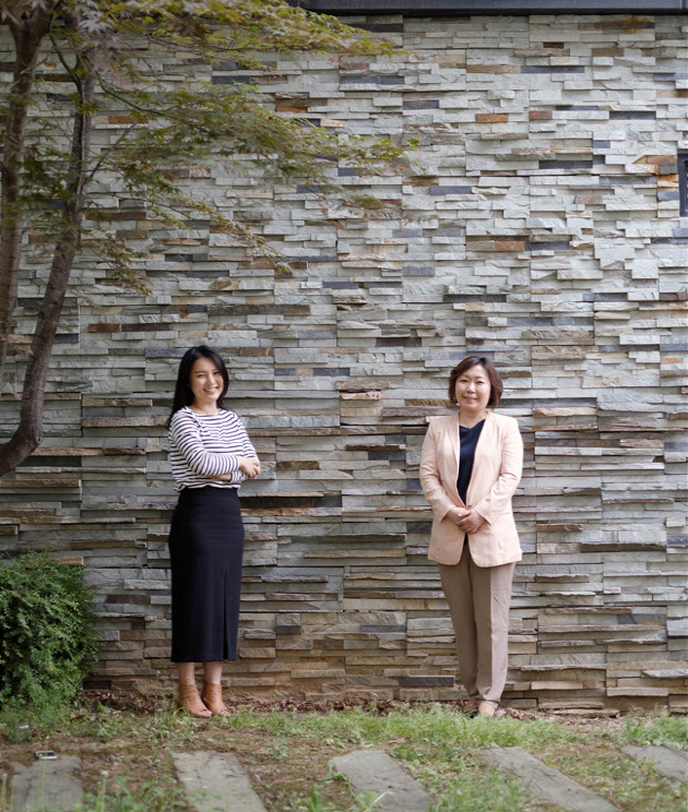 다양성위원회직원 배유경 책임전문위원(사진 오른쪽), 홍정아 전문위원