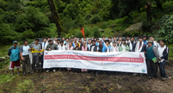 네팔 주민과 봉사단 기념촬영